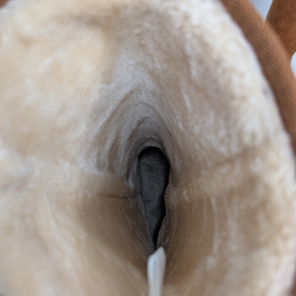 Women’s Chestnut Shearling-Lined Leather Winter Boots | Size 9 Classic UGG-Style - Picture 3 of 7